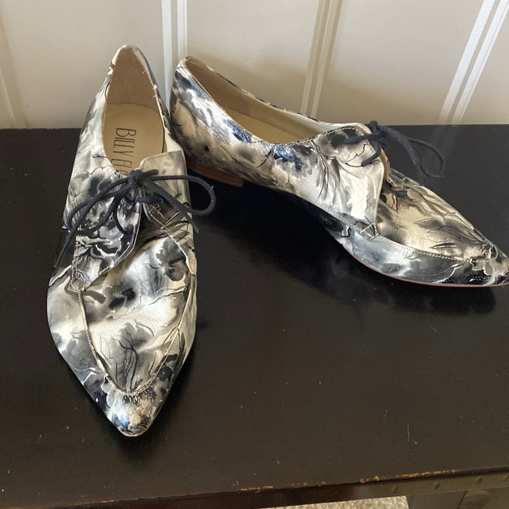 ANTHROPOLOGIE BILLY ELLA black and white lace up pointy toe loafers.